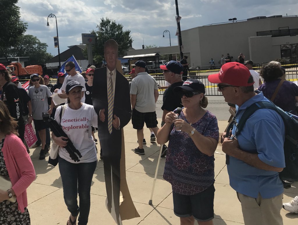 Kellen_Browning's tweet image. Russ and Cathy Tremblay, who drove up from Massachusetts, voted for Trump in 2016 and are “110 percent” with him now. Russ doesn’t see any Democratic candidates posing a threat, because they’re “just so far left they’re not even in the ballpark.” #TrumpInNH