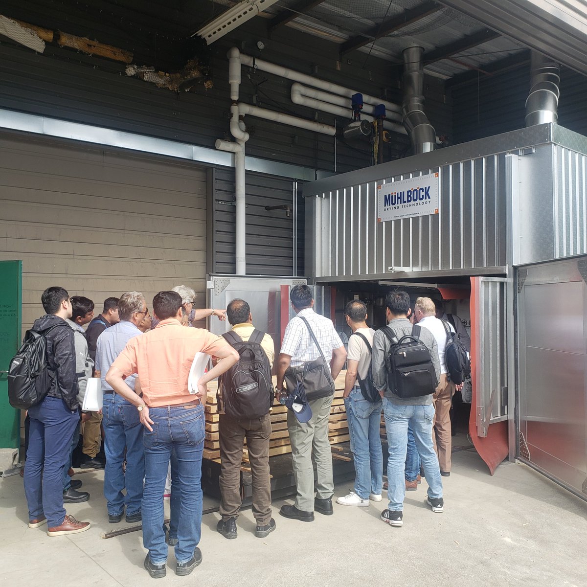 cawpubc's tweet photo. Kiln Drying Seminar - Essentials of Wood Drying
November 18 - 22, 2019

https://t.co/Z9Tt3it4Cv
#kilndrying #woodmoisture #wooddrying #kilnschedules @WagnerMeters https://t.co/bV2H6oR0qM