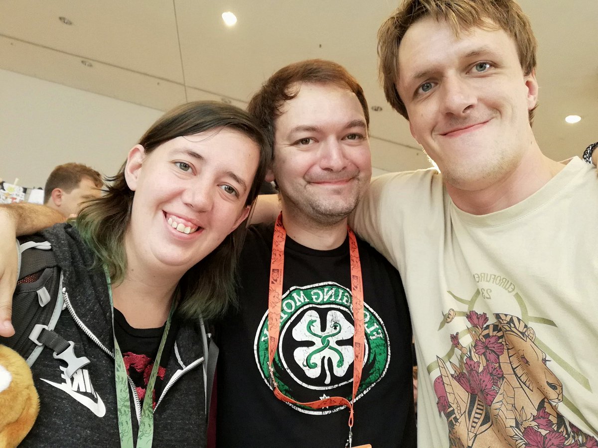 Ragnarreddragon's tweet photo. Yaay Finnaly on a picture whith @FoxAmoore and @Missy75495362 I like it allot #eurofurence #EF25 #ef_prime https://t.co/ZPV1Qu5OrR