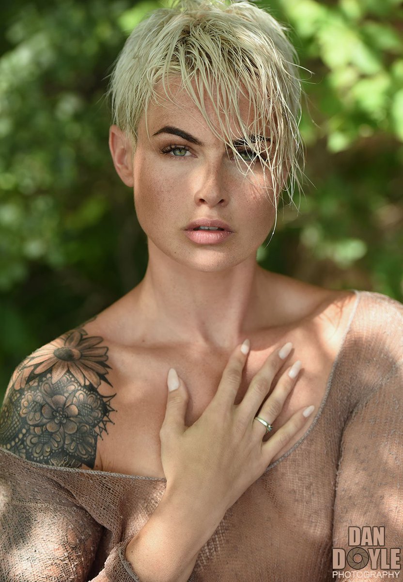 DanDoylePhoto's tweet photo. Taken yesterday at shoot with the beautiful Siobhain. 
Upstate, NY hidden away little lake... 
Assistant was Lisa Wood, rocking the makeup, scrim and spray bottle :) 
Good times! 
© 2019 Dan Doyle Photography 
All rights reserved 
#dandoylephotography #nyphotographer #beautyshots https://t.co/x72yBv4Nfm