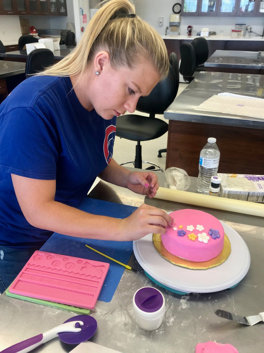 wiltonbrands's tweet photo. Our Integrated Marketing Team went to the Wilton School yesterday where they took a Fondant 101 class. What a fun team bonding event! Check out their sweet designs! #Wilton #WorkAtWilton #Fondant101 https://t.co/KDvl9FnECZ