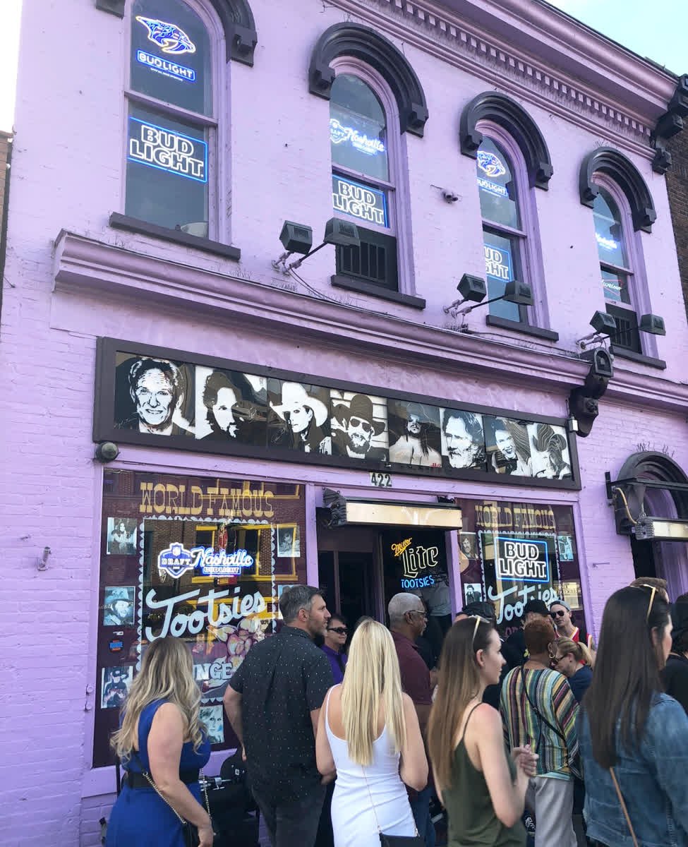tootsiesnet's tweet image. The weekend hasn't officially started yet, but the weekend crowd has already arrived! We're gearing up for an amazing weekend at Tootsie's down on Broadway! We hope to see you there!