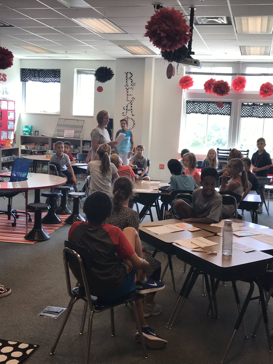IHElementary's tweet photo. First day of 4th grade! #IHFirstDay #IHPromise https://t.co/VnK2jdGYaw