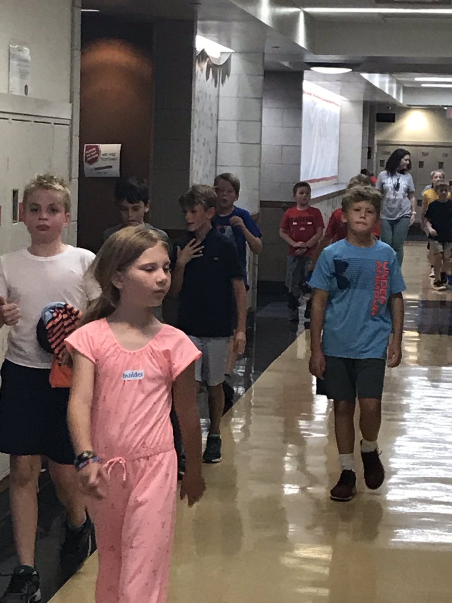 IHElementary's tweet photo. First day of 4th grade! #IHFirstDay #IHPromise https://t.co/VnK2jdGYaw