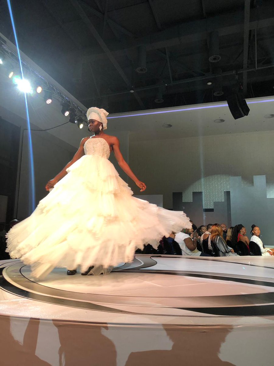 TrueLoveMag's tweet photo. .@Neviole.... opulence meets attention to detail. #TLNightOfStyle @RevlonSA @Sofnfree_Africa https://t.co/OUTPFlVFnJ