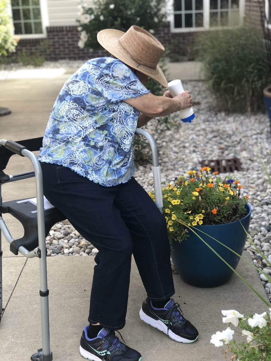 WillowsCitation's tweet photo. We love our morning gardening time! 
#CampusInColor2019 https://t.co/2VXZfredtS