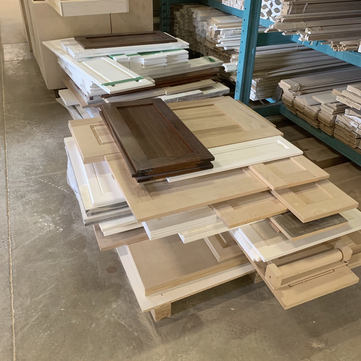 scottarthurmill's tweet photo. Take a look at some of our leftover doors/drawer fronts and panels from other projects that we are putting up for sale for $20 dollars each. Drop in to our location at 14644 119 Ave NW between 8-5 weekdays

#scottarthurmillwork #customwallunit #yeglocal #edmonton #yegrenos https://t.co/FpcysNTMyz