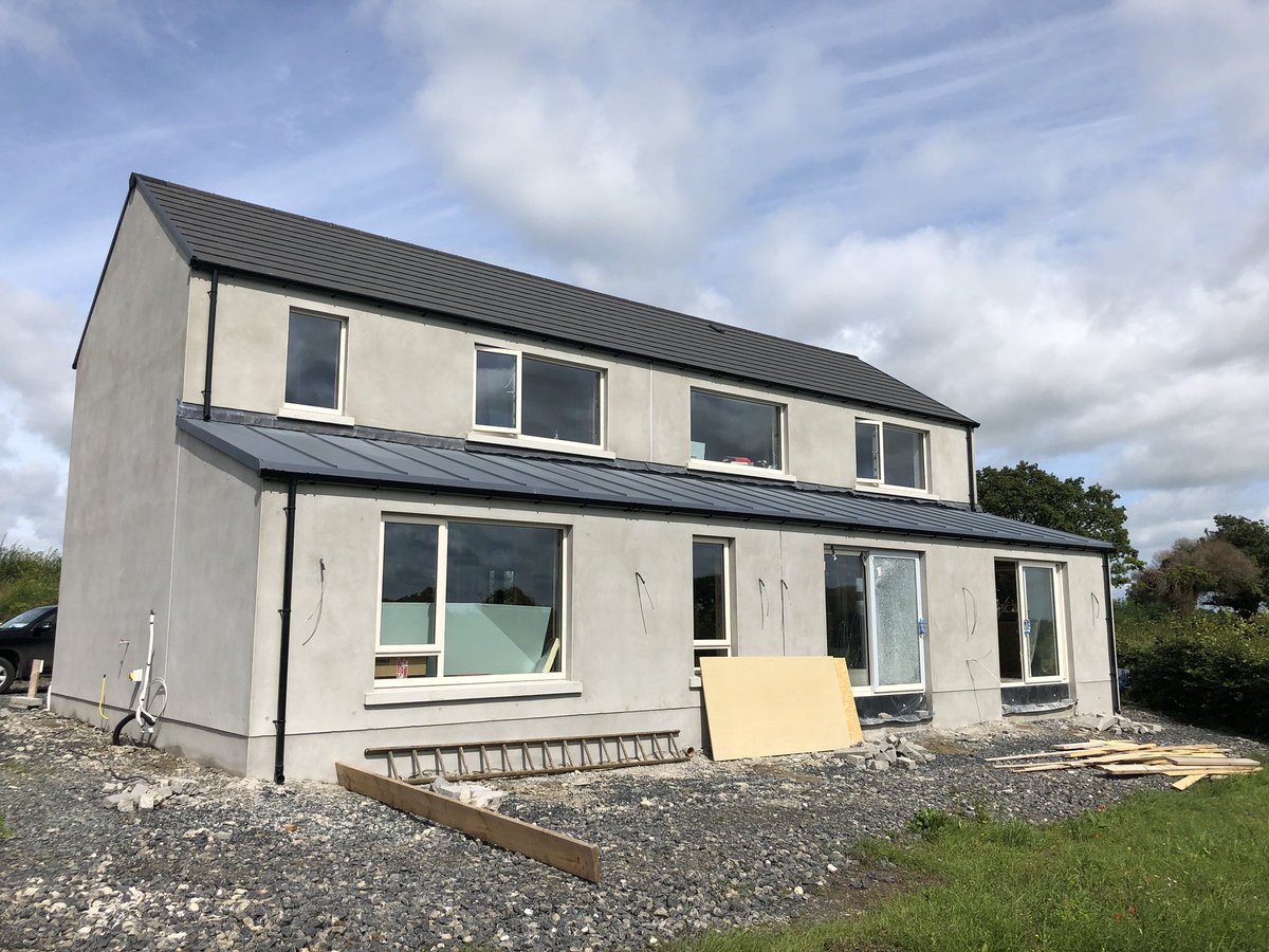 fergal5's tweet photo. Well advanced on site at Clane#913 #timberframe #fullbuild by #teamtimbertech. Great teamwork by @bakerinsulation & @roofer1777 & #teamtimbertech. @ROCKWOOLUK @proclima @SikaIreland @SikaTrocal @MEDITESMARTPLY. Airtight rest result of 0.78. https://t.co/r87G6IUwjb