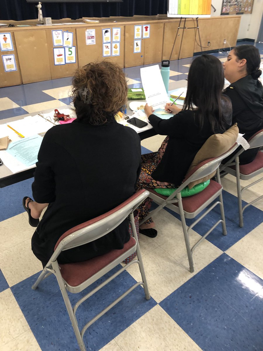 CRLP_CLU's tweet photo. The language of #AssistedSpelling routines is one of the harder parts of the #FoundationalSkills routines, but practice time before you do it with kids help. Out of our comfort zones and working on growth! #HaycoxElementary https://t.co/fKumnUXFDj