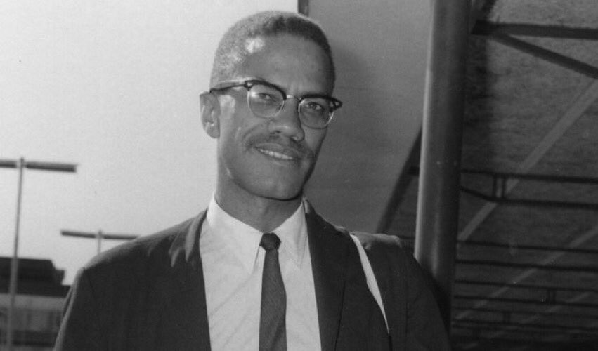 " نحن من نصنع غرور بعض الأشخاص
من خلال أسلوبنا في التعامل معهم
حين نبالغ بالتقدير والإهتمام نعطيهم
الفرصة للتكبر علينا شيئا فشيء ."
-
- مالكوم إكس