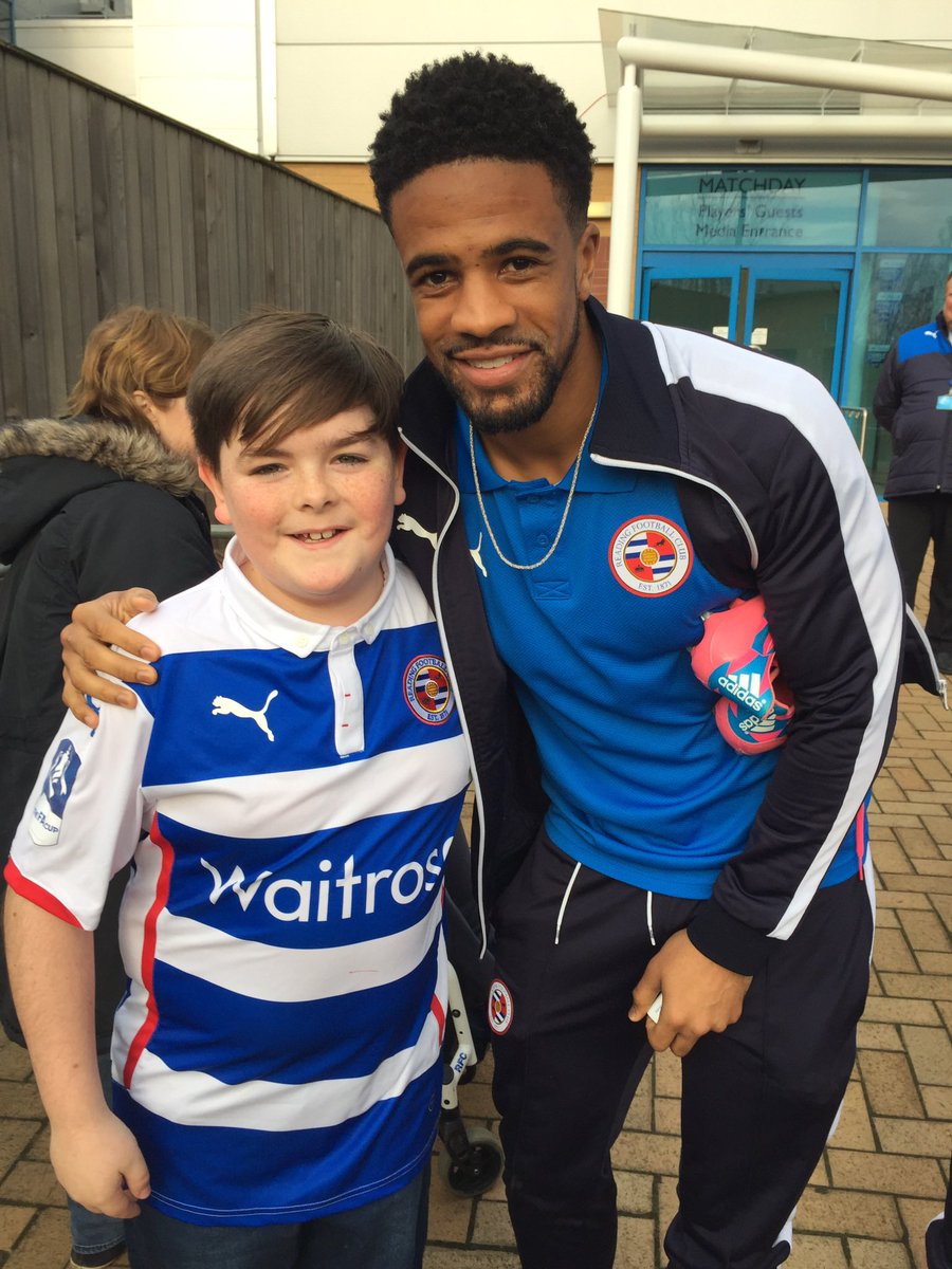 AlfieTTS's tweet photo. @gmccleary12 youโre a @ReadingFC legend and I have so many of these pics over many years of you being generous with your time #showingmysupport https://t.co/Ow90jbwYXv