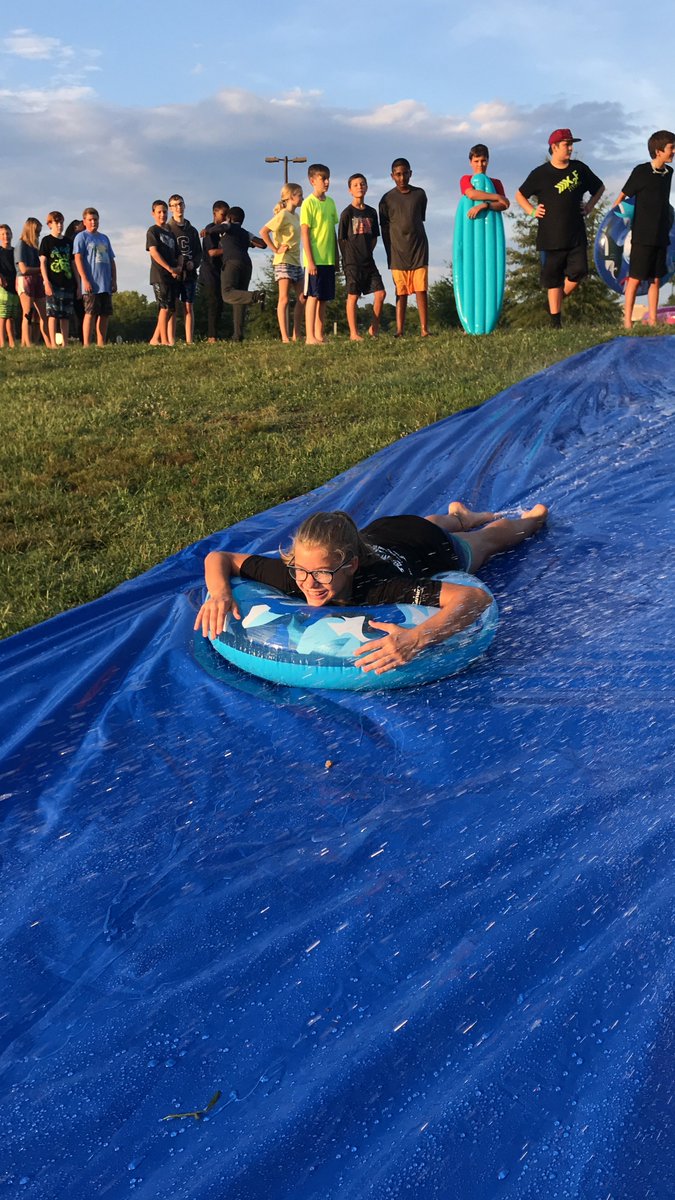 CalvaryCLT's tweet image. Last night’s #MessyNight was the perfect way to celebrate the end of summer! #WednesdayNights start back 9/11! IGNITE returns to the reg fall sched, plus Awana/Bible clubs, electives, Wed worship, &amp;amp; dinner for the whole family! calvarychurch.com/Wednesday &amp;amp; calvarychurch.com/fallseason!