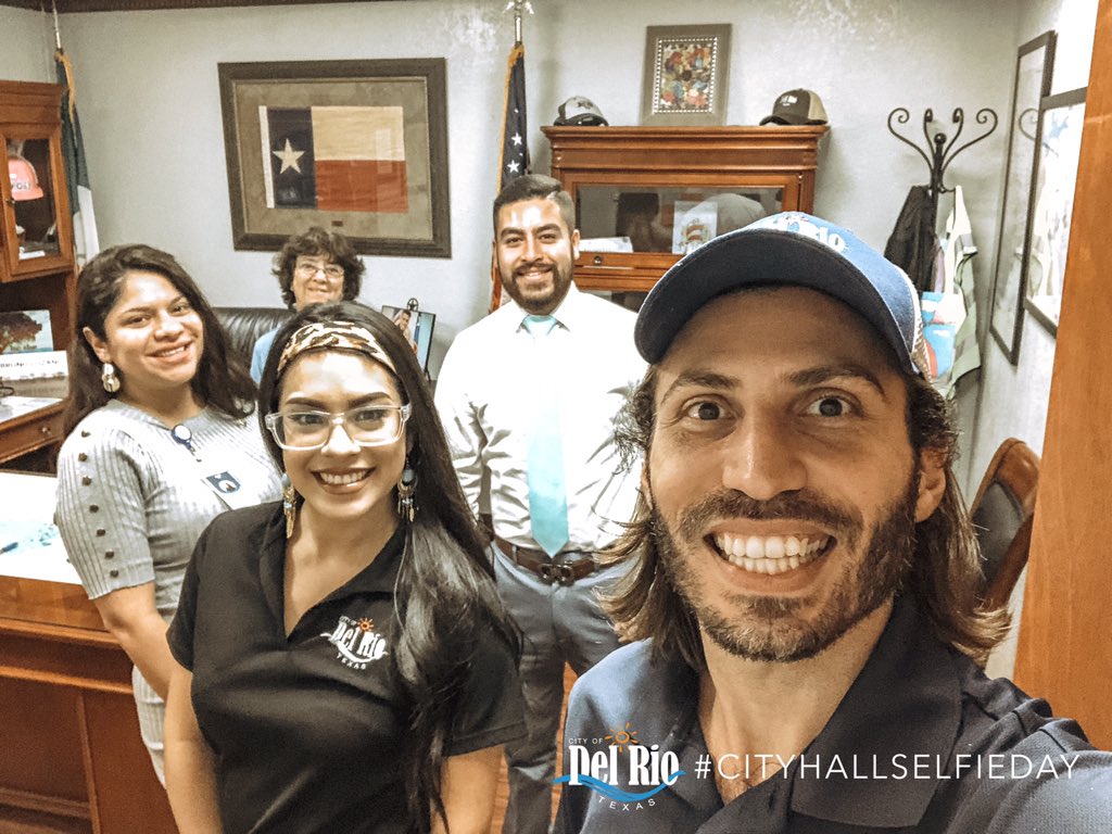 Mayor Bruno Ralphy Lozano On Twitter Here S Photo With Everyone At Administration For Cityhallselfieday 1 Snap A Selfie A City Hall To Participate 2 Include Cityhallselfieday 3 Tag The City Of Del