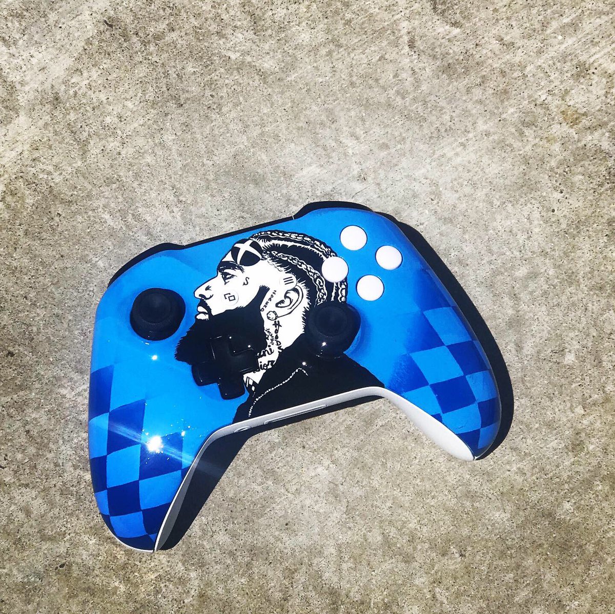 Kustom Kontrollerz™ tweet media