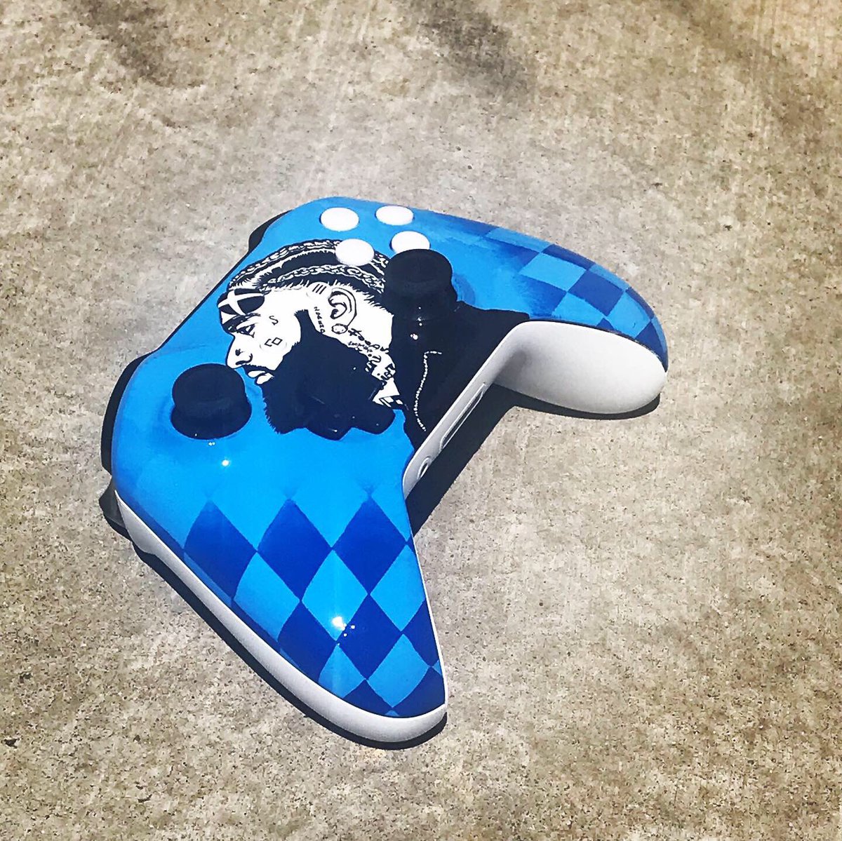 Kustom Kontrollerz™ tweet media