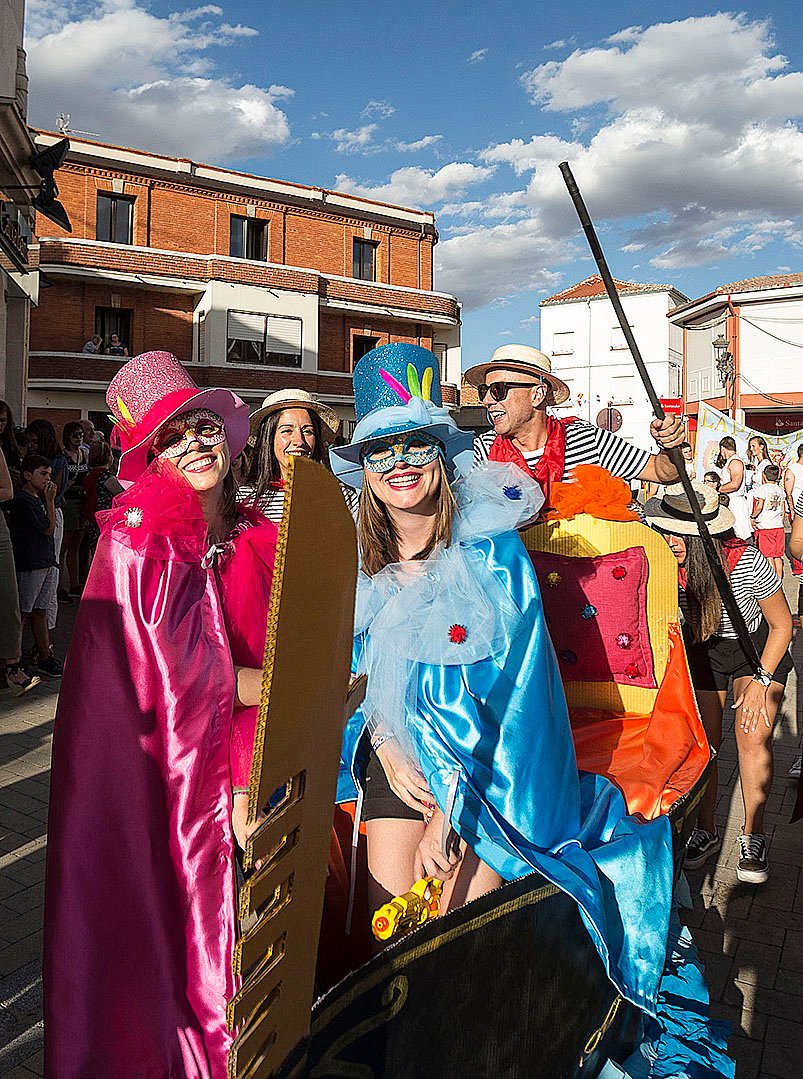 diariodeburgos's tweet photo. #HoyEsFiesta en #MelgardeFernamental: La cabalgata más divertida 
https://t.co/7DZ3jxd6jp vía @diariodeburgos https://t.co/vDnp8diJ9q