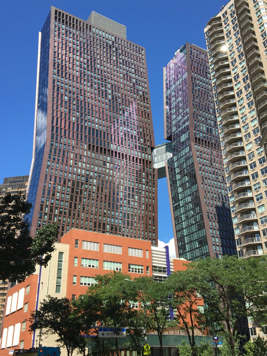 aerialvideosusa's tweet photo. Creative #architecture from another angle, a “bent” building in #NYC . You never know what you will see while walking around the city. #Construction #BuildAmerica #BuildNewYork #buildny #Buildinginspection #Buildingsafety #Landdevelopment #Propertymgt #Manhattan #architects https://t.co/WFST0DFPoL