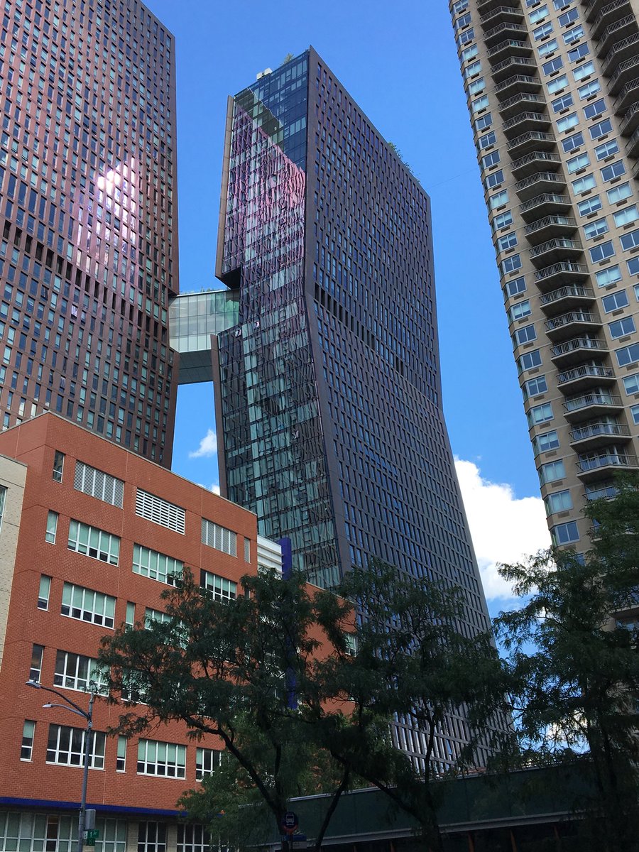 aerialvideosusa's tweet photo. Creative #architecture from another angle, a “bent” building in #NYC . You never know what you will see while walking around the city. #Construction #BuildAmerica #BuildNewYork #buildny #Buildinginspection #Buildingsafety #Landdevelopment #Propertymgt #Manhattan #architects https://t.co/WFST0DFPoL