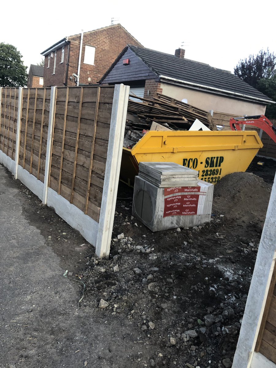 RossendaleRec's tweet photo. @FullSkipWankers Not a full skip but not Sure it’s being lifted  out anytime soon 😂😂 https://t.co/C8Ebv8y0P0