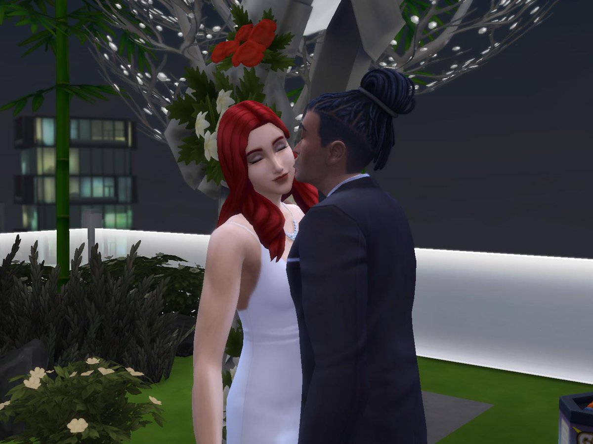 AlbaWulfric's tweet photo. Gia and Dean got married, by the way. Still #KeepingUpWithThePerrys ! https://t.co/qXTq1ALK74
