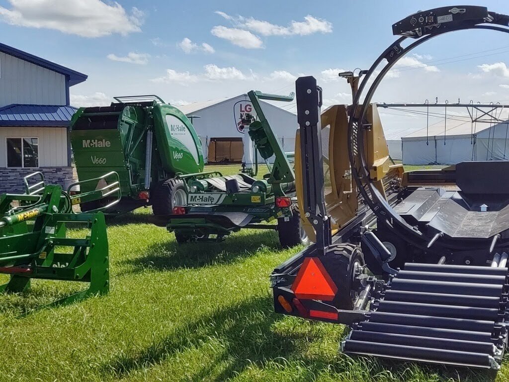 EdneyCo's tweet photo. We are ready for you Dakotafest! Visit our booth 222 on August 20-22! #farmequipment #farmshow #tradeshow #hayequipment #hayhandling #balers #baleprocessors #balewrappers #seeders #foodplotplanters #notill #attachments #manurespreaders
Go to https://t.co/BQp71J3jDY for show info https://t.co/lLY5fJPw8f