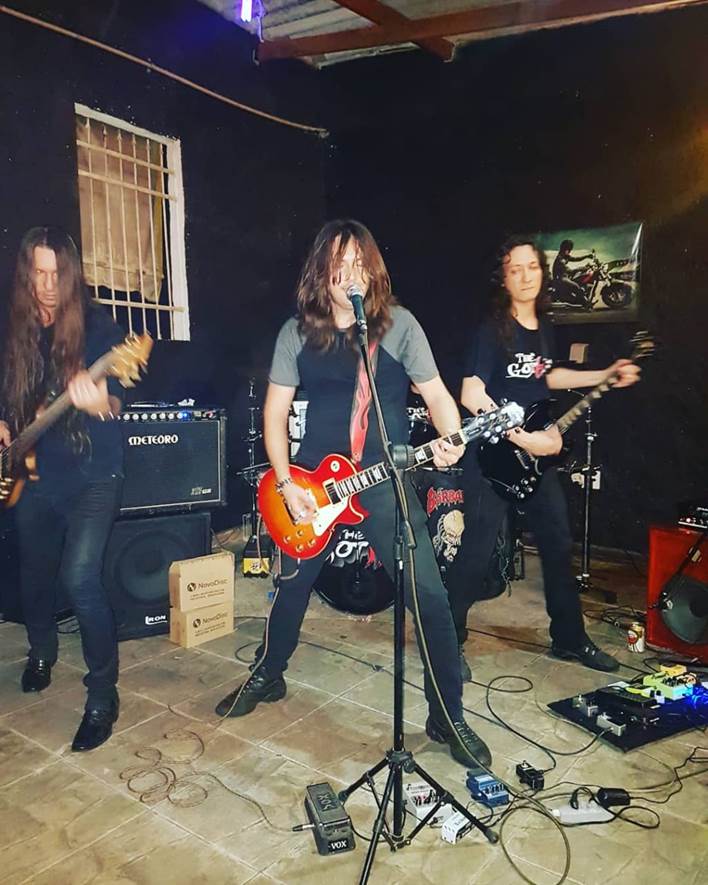 Scalped: banda anuncia título e capa de seu novo álbum
Matanza Inc: “hoje estamos muito mais felizes” revela músicos da banda em documentário lançado, assista
The Goths: assista ao vídeo ao vivo da música “The Death”
arisemetalblogzine.blogspot.com/2019/08/notici…