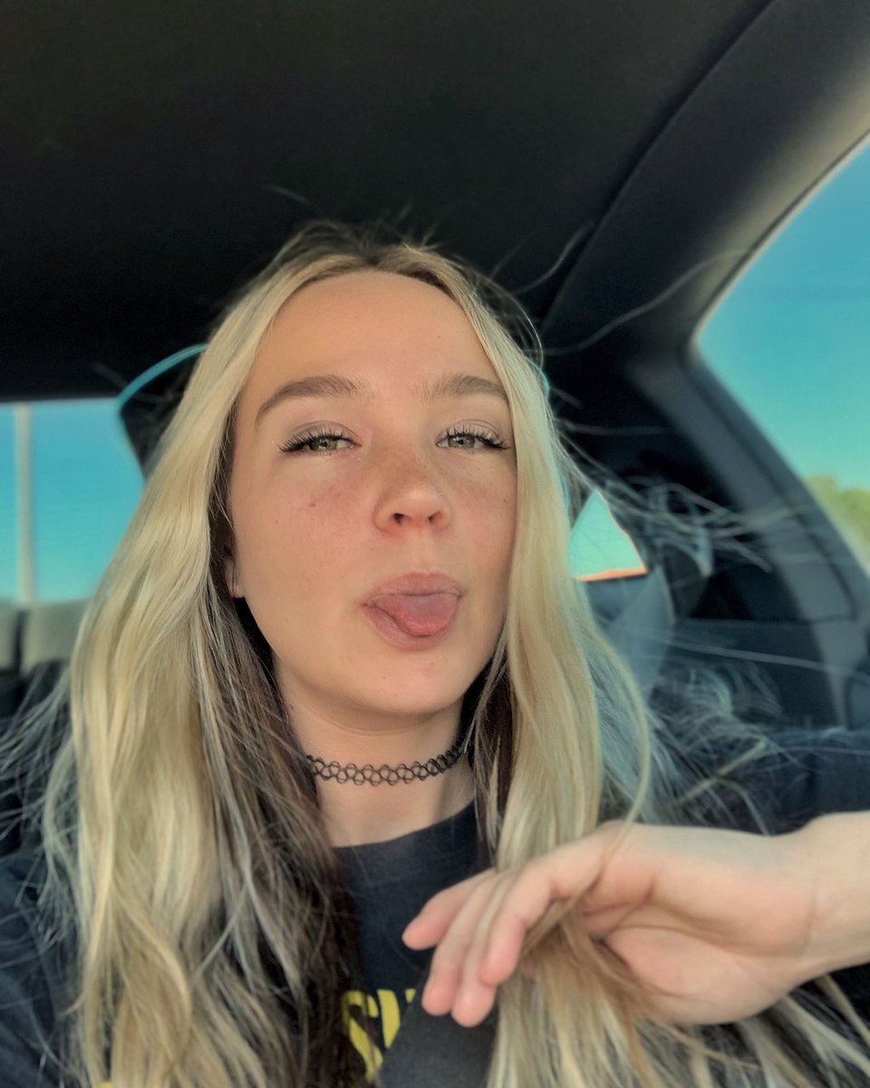 ericaxx15's tweet photo. H🍯NEY https://t.co/zGqLoNPkZK
