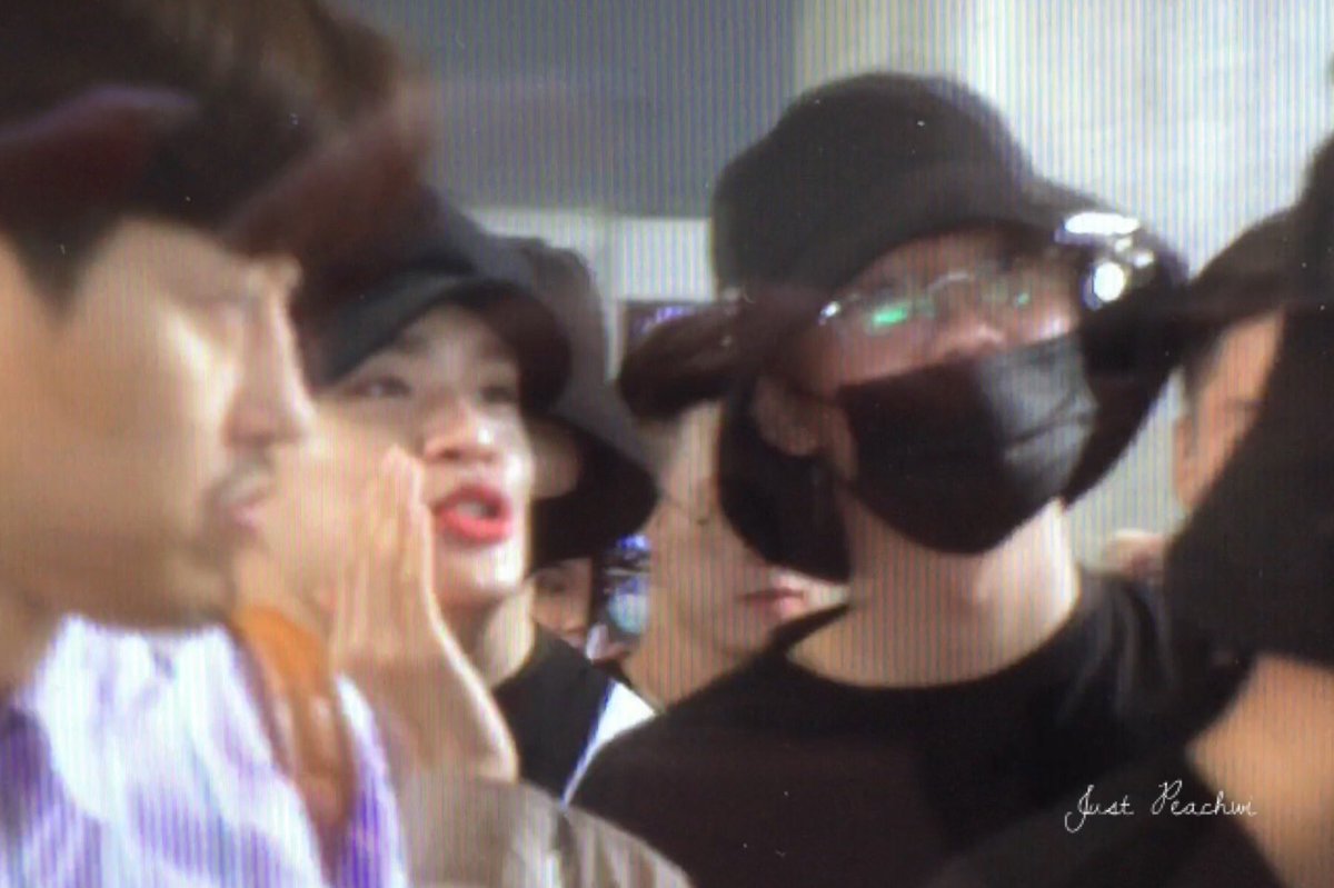 JustPeachwi's tweet photo. 190815 LAX
하 너무 오랜만이야 ㅠㅠ 얼마나 보고싶었는지... 우리 대휘 귀엽게 영상 찍으면서 갔지 💕 ㅠㅠㅠ #AB6IX #이대휘 #DAEHWI https://t.co/IW9qboEE5L