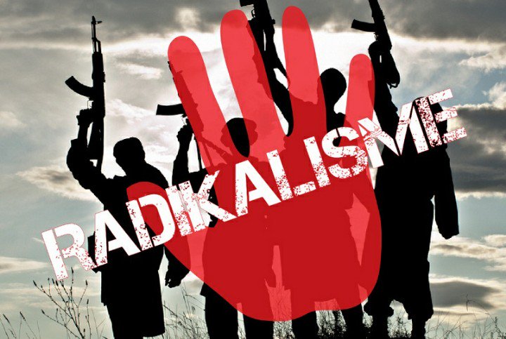 Janda2_Sange's tweet photo. Dukung pihak kepolisian untuk melakukan pengusutan dan penindakan terhadap jaringan teroris di Indonesia. 
Mari kita #LawanRadikalisme
@cafepolitic 
#LawanRadikalisme
#cafepolitic 
#TheCommentBeneranPamit
#KANGMINHEE https://t.co/m3720ziOoc