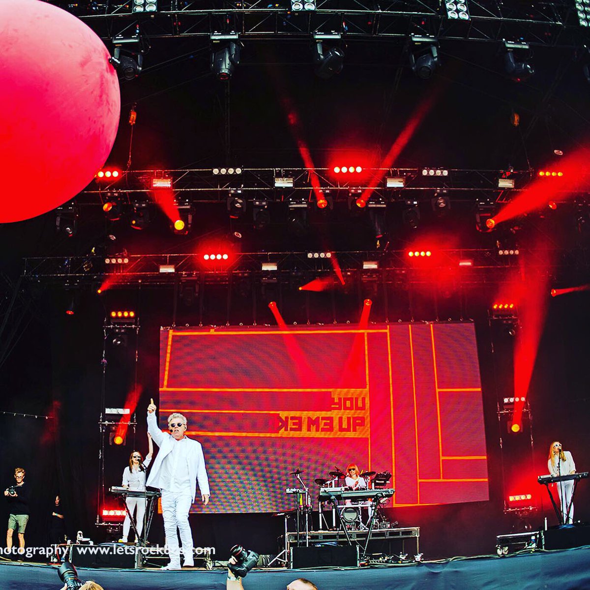 #TBThursday to #LetsRock #80s #musicfestival in #Belfast with @TomBaileyTour #thompsontwins #tombailey #bassist #keyboards 🤘🏻 💋