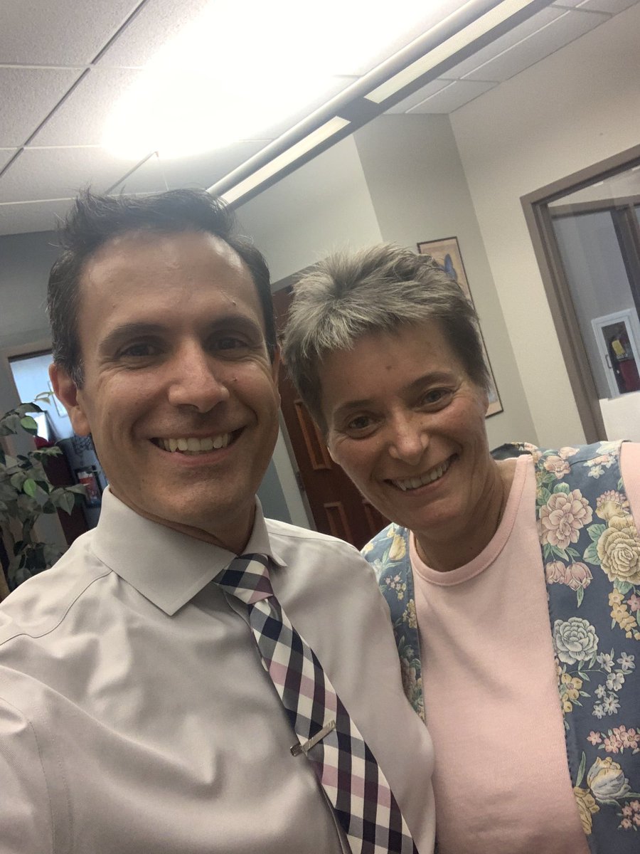 krodrequez's tweet photo. Finally made it back to @GrandviewCSD4 central office with amazing staff supporting the school sites! #SuperSelfie #GVFirstDay https://t.co/1pGikrOYpx