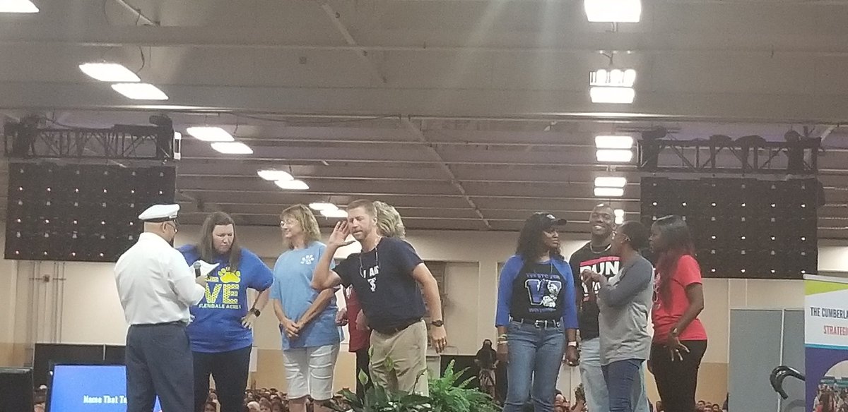 Hedwig482's tweet photo. Name that tune!!! Setting sail at convocation!! @Hondahearts #k2bears https://t.co/0aspviSo3l