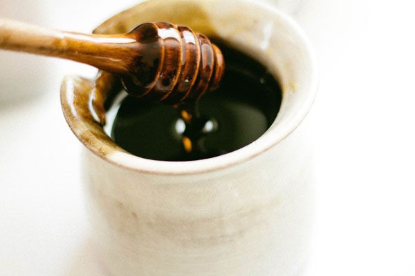 HeyIsItKeto's tweet photo. Oh bother. We investigate whether you can use honey when keeping #keto, or if you should keep your hands off of the honey pot. https://t.co/KSTs5xgdAF https://t.co/pHM8GaBge9