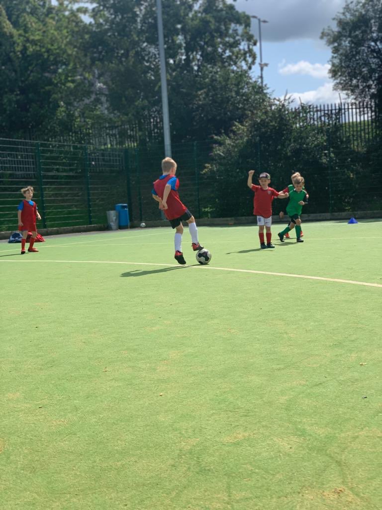 FdsSoccer's tweet photo. Good day at our Rugby soccer school @ Rugby college. Looking forward to tomorrow ⚽️👀 #soccerschool #fun #worldcup https://t.co/EAzmvfeM3a