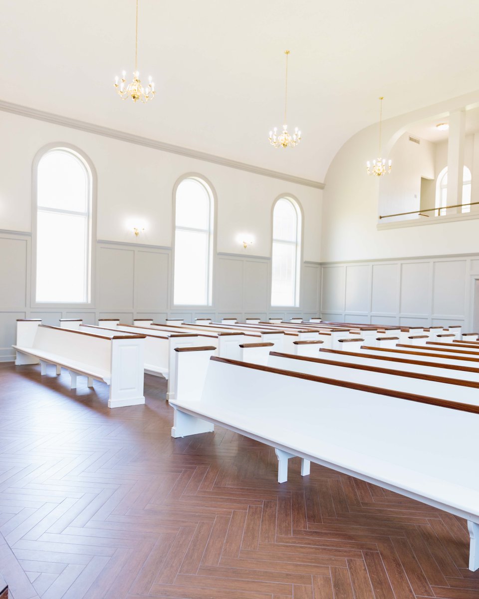 Take a look at the beautiful renovations Berry Chapel received this summer. Thank you to the donors, faculty and staff who made this happen! 😍