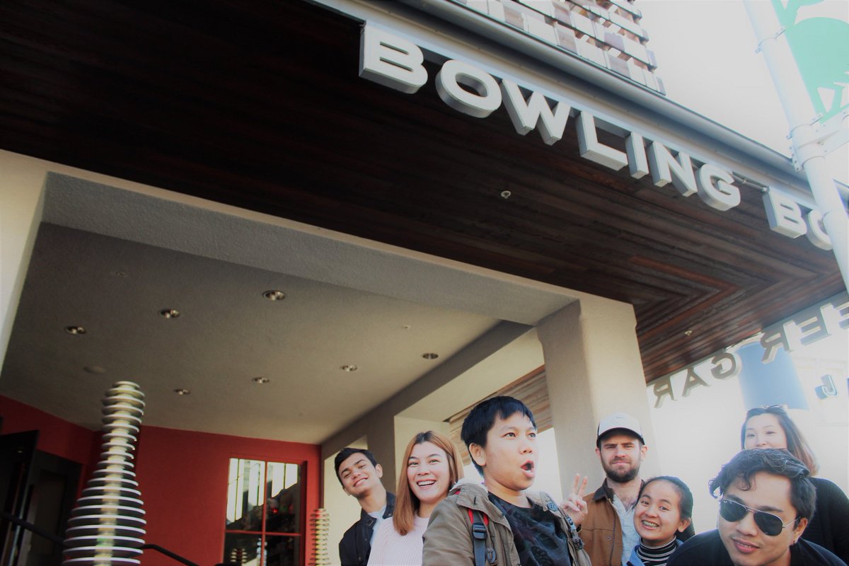 IIC_ESL's tweet photo. #ThrowbackThursday Our teacher Christian took his C level class to #JackLondonSquare for a fun day of #bowling back in 2017! C level students 2017, how much progress have you made at IIC in the past 2 years?

#F1Visa #InternationalStudent #Oakland #SanFrancisco #BayArea #ESL https://t.co/Cia4Q4U1gY