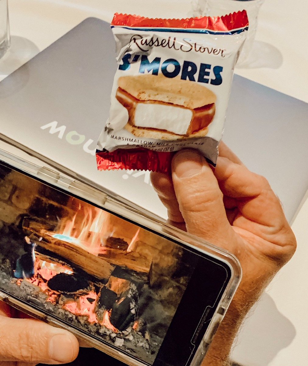 linium's tweet photo. There was nothing s’more fun than the Wisconsin SNUG! We’re inspired by your enthusiasm and had a blast meeting you! We look forward to seeing you all again soon. #liniumlife #servicenow #snug https://t.co/4vjiLI3ttq