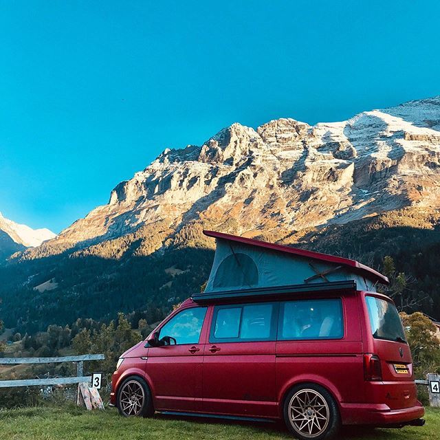 RollingHomes's tweet photo. The mountains in Switzerland are stunning! https://t.co/rrUW8uaHMq https://t.co/wR1EWb6AzO