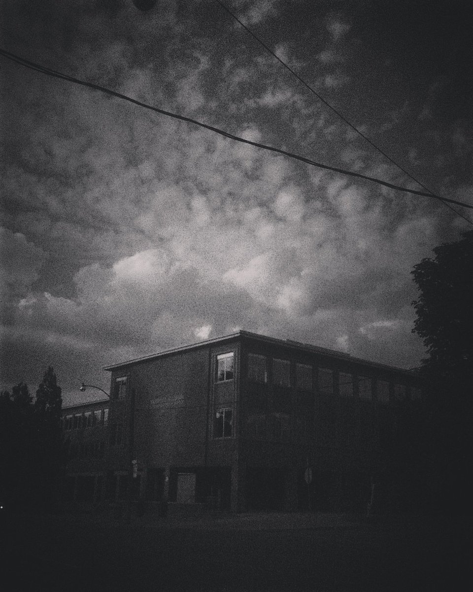 ArdeanPeters's tweet photo. A little bit of light. 
#lightbyardean #lightphotography #blackandwhitephotography https://t.co/0BVOOiHmNK