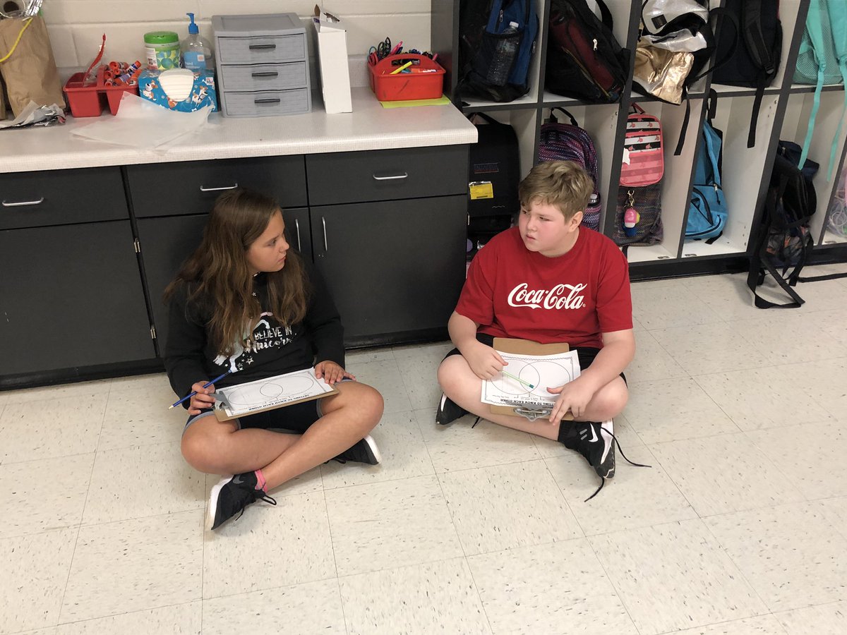 kelsiehughes23's tweet photo. Comparing and Contrasting [New] friends this morning! #askandtell #strategicallyplaced @TCBOE_LES https://t.co/tig3REBuo8