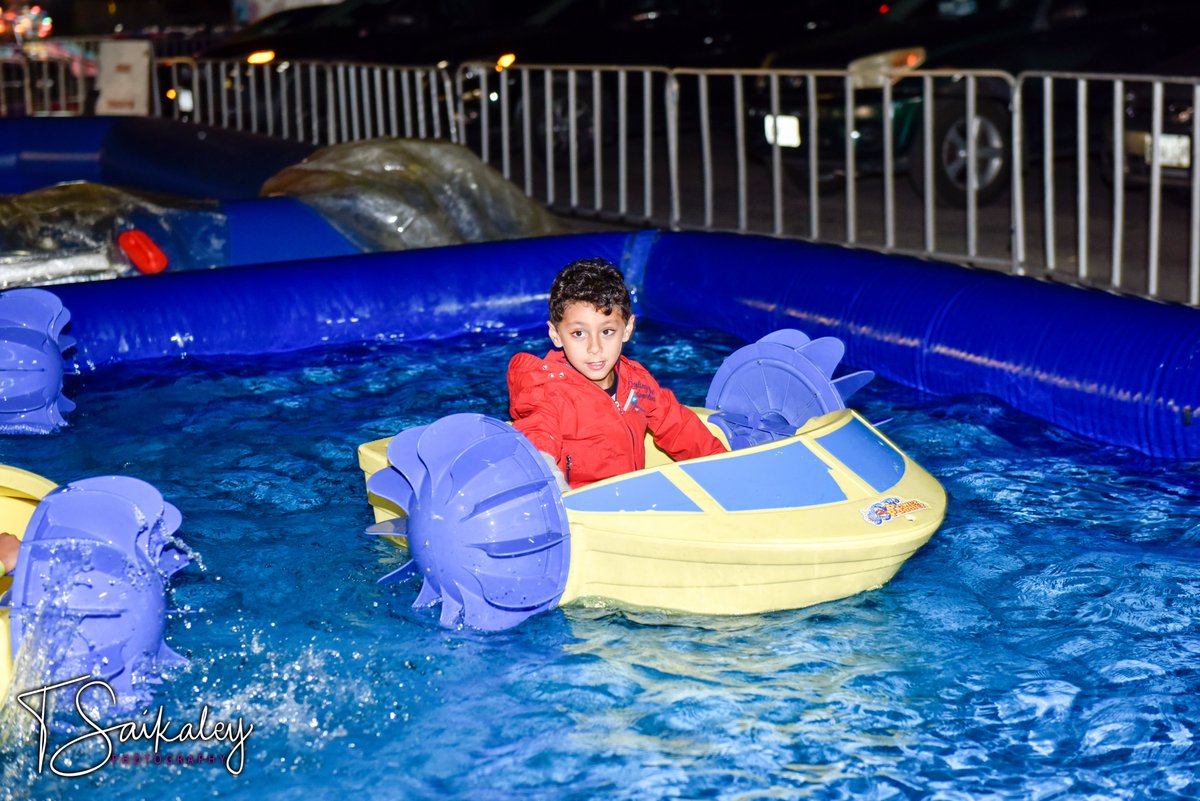 St_Charbel's tweet photo. #MidwayRides have been upgraded! We are waiting for you tonight! Come see for yourself and enjoy the night with us. #25VMG #ottcity #funrides #ottawa https://t.co/xzyzKUfswI