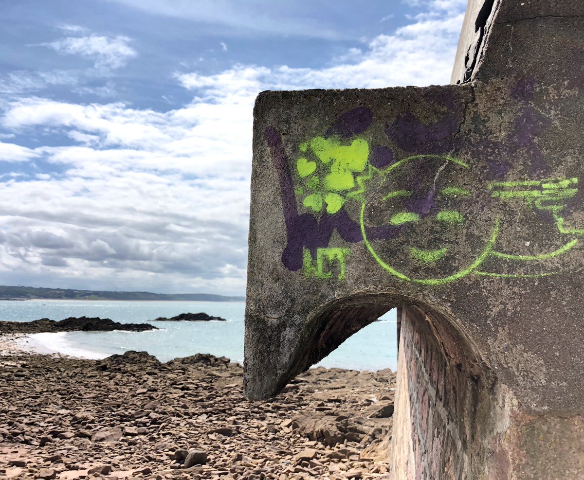 AnotherDeadTre1's tweet photo. Suicide Emoji
#stencil #streetart #street_art #pochoir #pochoirs #spraypaint #sprayart #stencilart #streetartlover #graffiti #streetartist #streetartistry #art #artcontemporain #stencils #emoji #smile #smiley #love #peace #contemporaryart #heart #gun #anotherdeadtree #adt https://t.co/UxJTgRaY71