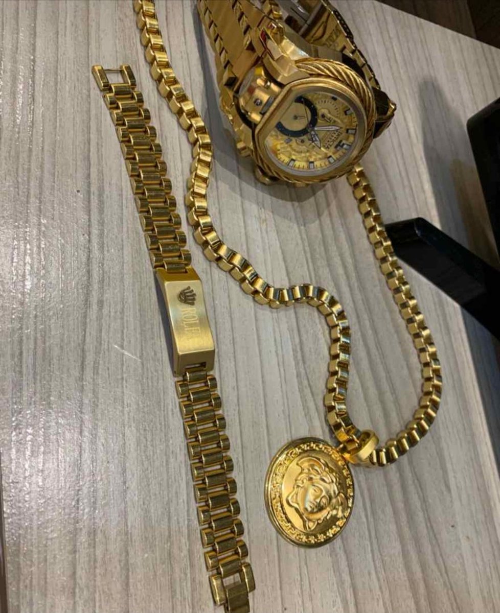 temtudobrrj's tweet photo. Kit Dubai 🤑🤑😱😍😍💣 https://t.co/UHz6L90rm5