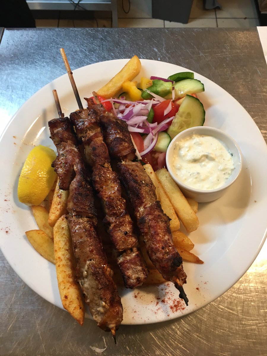 hellenic_eatery's tweet photo. #pork #skewers or #chicken #wrap what might you pick ? #greekdining @hellenic_eatery #Cardiff #crwysrd #veggie-options also available 🍽🌯🇬🇷🏴#Greeks in #Wales 💕 https://t.co/SMHuX35Fq8