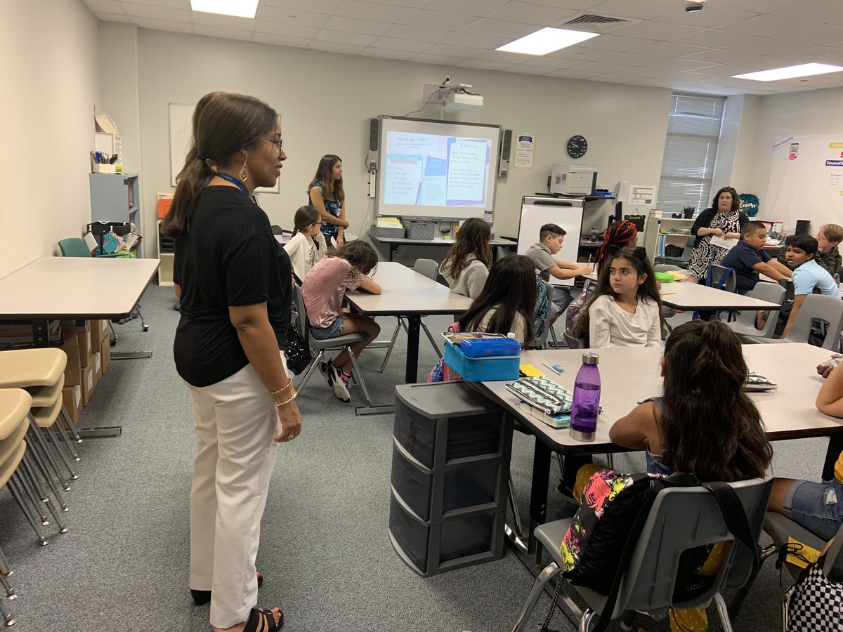 Another fantastic day <a href="/franz_firebirds/">Franz Firebirds</a>! Our phenomenal Admin Team was greeting our learners for Day 2! <a href="/katyisd/">Katy ISD</a> @msheppard1968 #RootedinExcellence #GrowingLearnersfromtheGroundUp