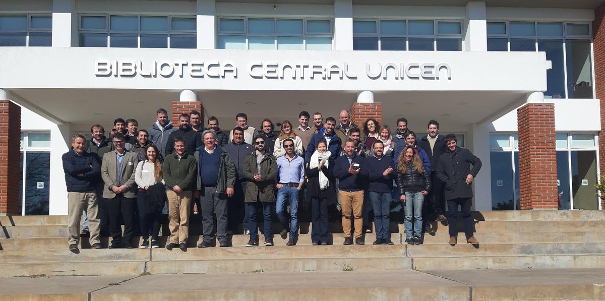 gugamayer's tweet photo. El campo y la tecnología son dos de nuestras mayores fuerzas productivas y motores de innovación y trabajo en todo el país. En #Tandil realizamos un nuevo taller dedicado a la #TransformaciónDigital de la cadena apícola para optimizar sus procesos y potenciar su negocio. #AgTech https://t.co/q5bmoHNRvk