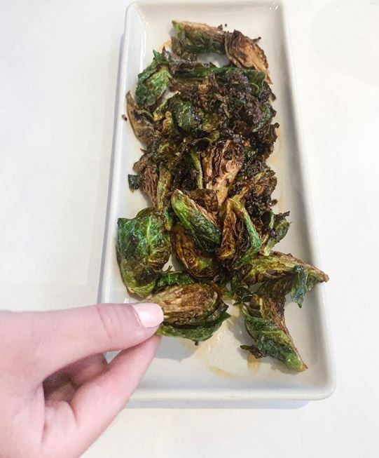 FoodsWithJudes's tweet photo. An amazing #BrusselsSprouts Frite at a local cafe - delish! #roastedveggies #veggies #eattherainbow #myplate #rdchat #LeanBodySmartLife https://t.co/CmLBJwyuwJ