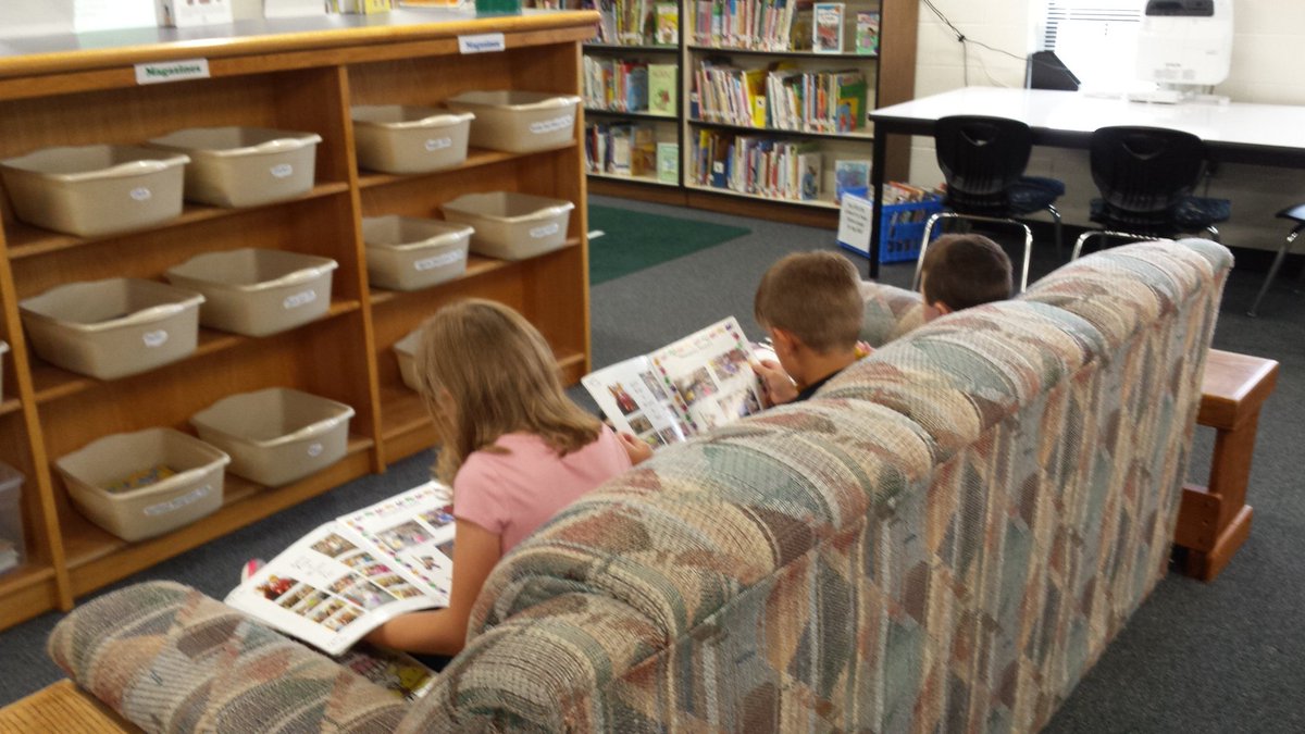 SESlearners's tweet photo. So wonderful having students back in our library this week! @scslibraries @RELeePrincipal @SpotsySchools @Thoughtsin3rd https://t.co/Py3QrjmNM9