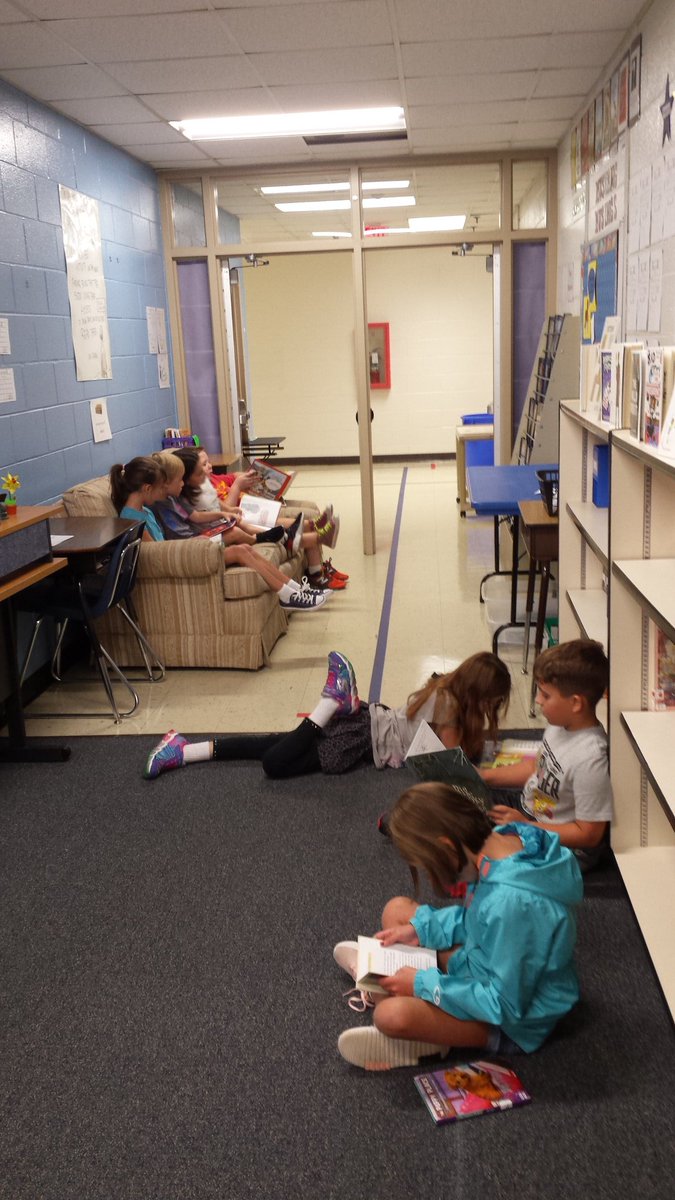 SESlearners's tweet photo. So wonderful having students back in our library this week! @scslibraries @RELeePrincipal @SpotsySchools @Thoughtsin3rd https://t.co/Py3QrjmNM9
