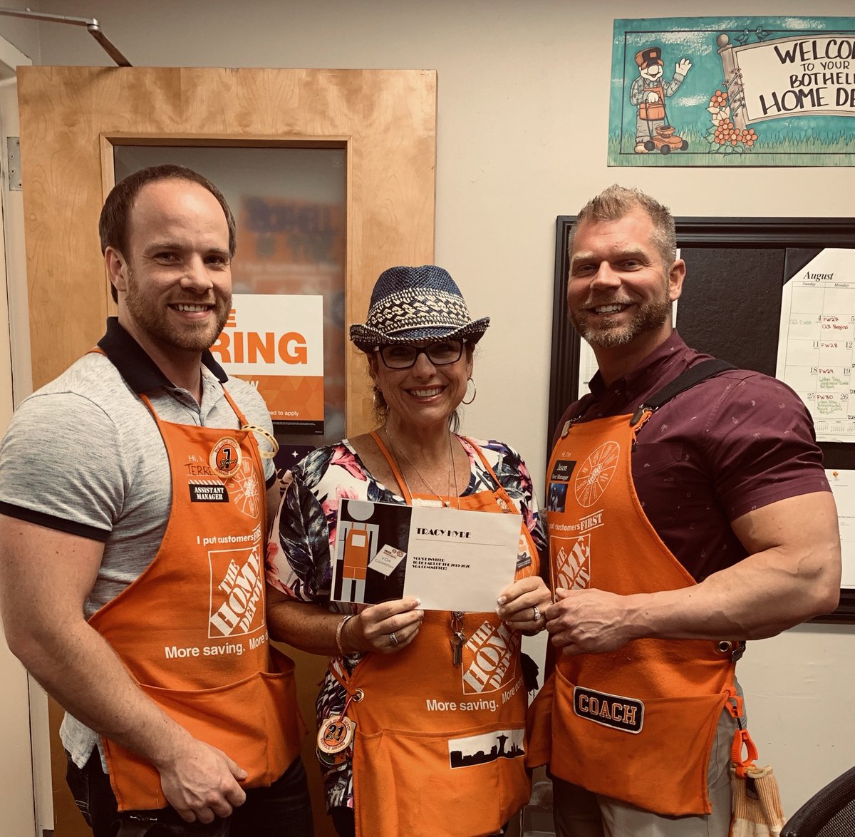 JWest_Lowes's tweet photo. Tracy is a proud member of this years VOA committee!!  ⁦@deanne_clawson⁩ ⁦@TracieD317⁩ ⁦@moeyouknow51⁩ ⁦@Deserea23⁩ https://t.co/TT1S5fLr0L